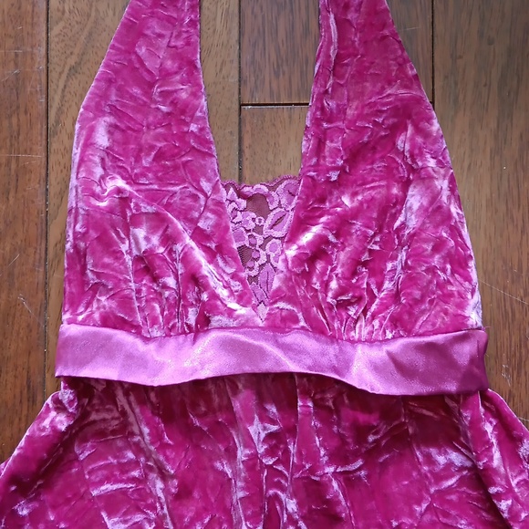 Velvet Halter Top - Picture 3 of 7